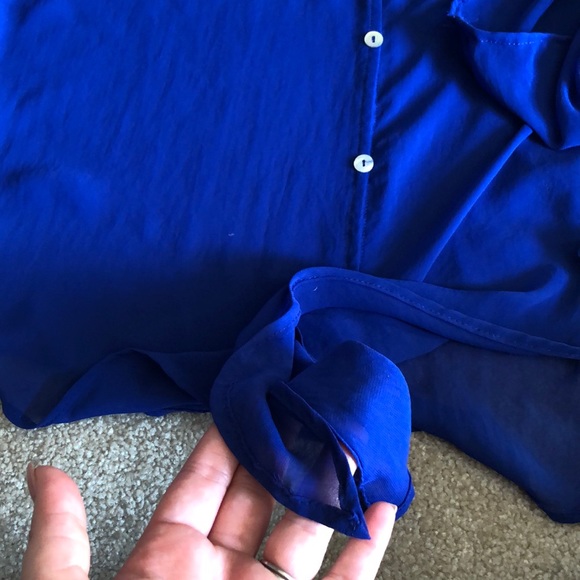 Blue front tie top - Picture 2 of 3